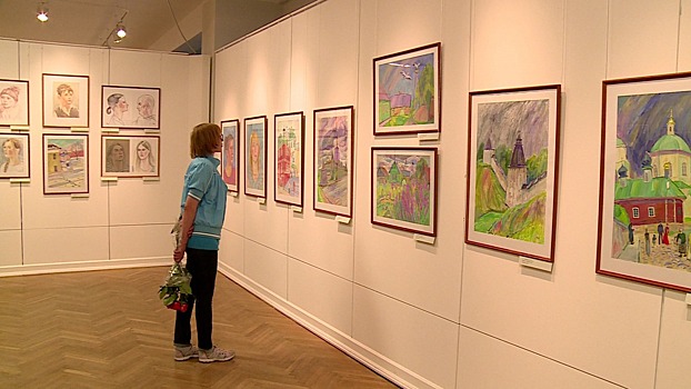 Новгородский художник представила выставку с псковскими пейзажами