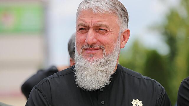 Делимханов заявил, что сбежавшую чеченскую девушку вернут родным