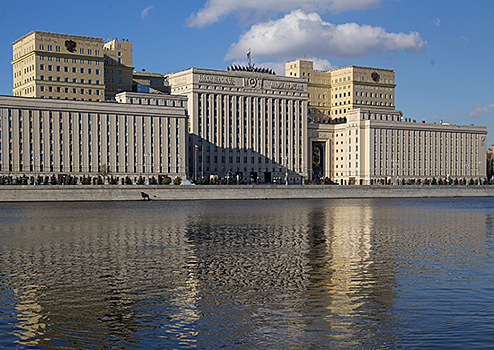 Министр обороны России провел переговоры по телефону с главой военного ведомства Казахстана