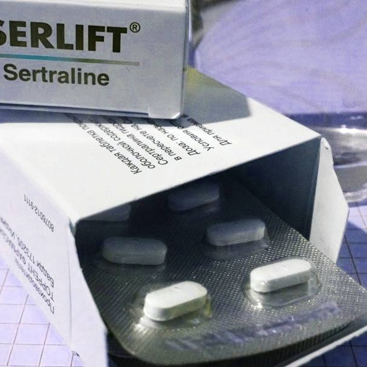 Дефицит популярного антидепрессанта в аптеках: проблема и решения