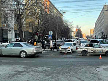 Пассажир такси пострадал в ДТП в центре Новосибирска