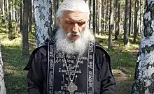Скандальный экс-схиигумен Сергий подарил митрополиту Казанскому и Татарстанскому Кириллу гроб