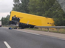 Трейлер Renault попал в аварию по дороге в Венгрию