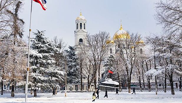 Снегопад 2.0: борьба с сугробами в Симферополе