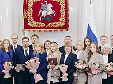 Город бескорыстных героев: столичные власти отметили заслуги волонтеров