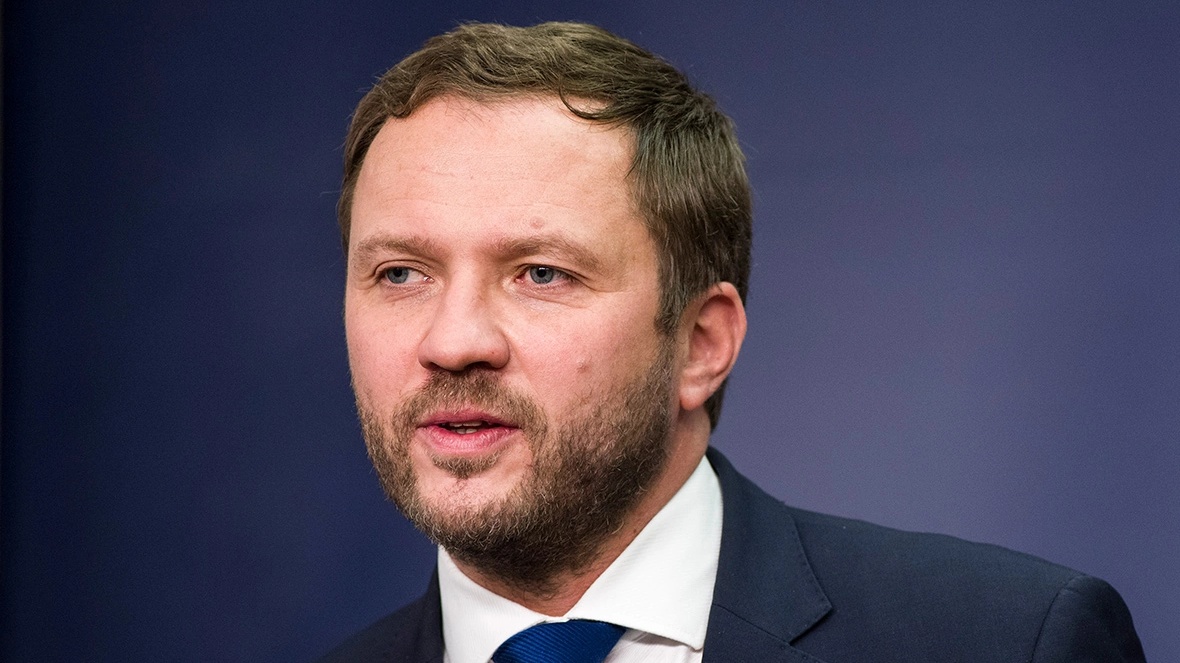 Глава МИД Эстонии приехал в русскоязычную Нарву отмечать День Победы