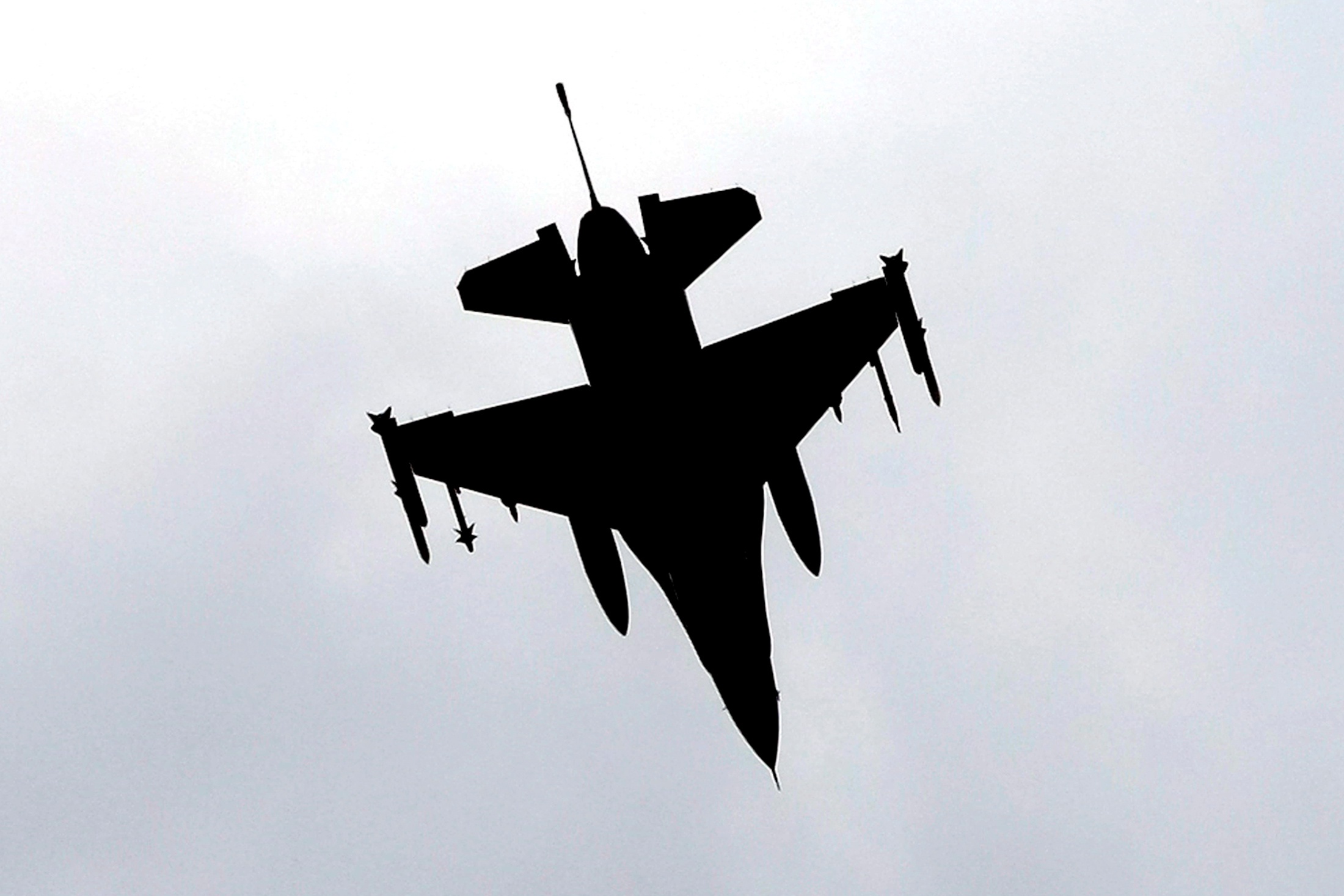 MWM: Истребители F-16 выходят из-под контроля после обновления ПО