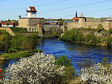 Два пограничных города с общей российской историей — и четким европейским рубежом