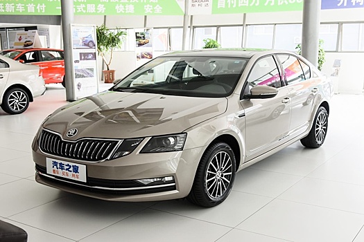 В России возобновили продажи Skoda Octavia A7: названы цены