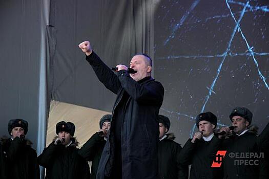 Солист «Агаты Кристи» Вадим Самойлов выступил перед мобилизованными в Екатеринбурге