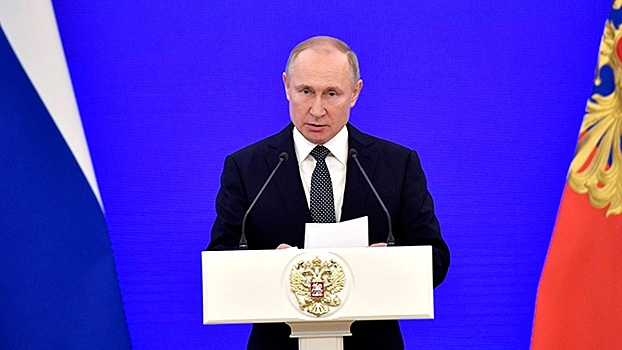 Путин наградил орденом Почета главу летного спецотряда «Россия»