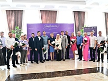 В Новосибирской области почетным донорам вручили нагрудные знаки