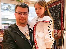 Гарик Харламов поделился архивным фото с отцом