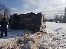 В российском регионе при опрокидывании автобуса пострадали 15 человек