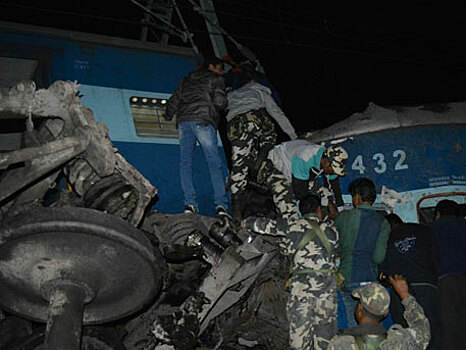 При крушении поезда в штате Орисса погибло 23 человека, больше сотни пострадали