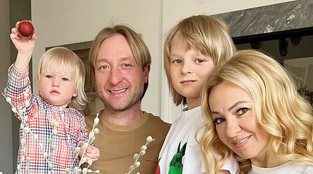 Прославленный фигурист Евгений Плющенко с женой Яной Рудковской и детьми отдыхае