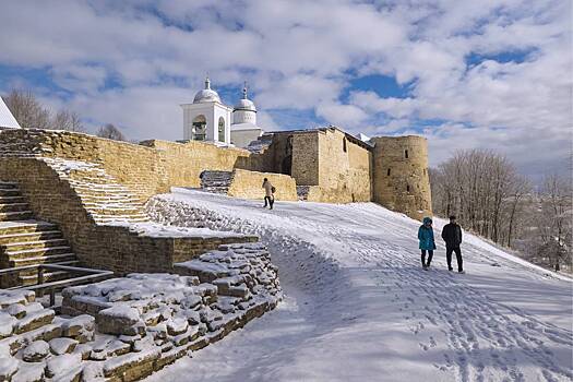 Где в России отдохнуть на новогодние праздники дешевле 30 тысяч рублей
