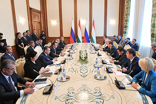 Медведев обсудил с премьером Таджикистана вопросы сотрудничества