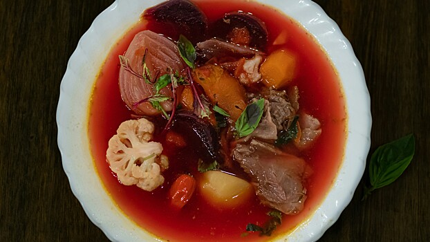 Гостям ВЭФ предложили борщ за 4 тыс. рублей