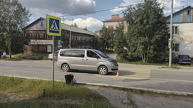 В Тарко-Сале иномарка сбила ребёнка с велосипедом