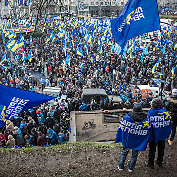 От шутки до реванша: В Киеве появились билборды «Партии регионов»