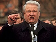 "Золотой дождь" от Бориса Ельцина. Кого и как одарил первый президент России