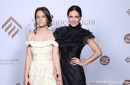 Фото: российские звезды, которые выглядят ровесницами своих детей