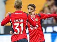 Николай Наумов: «Наш футбол неубиваемый, несмотря на санкции. У нас неиссякаемый поток молодых таланов – душа радуется. Глебов играет великолепно, не говоря про Батракова и Кисляка!»