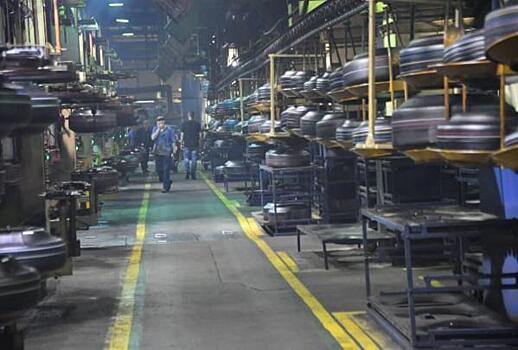 Автоэксперт рассказал, чем опасны восстановленные шины