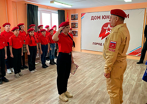 Более 20 учеников школы №7 города Шарыпово Красноярского края пополнили ряды Юнармии