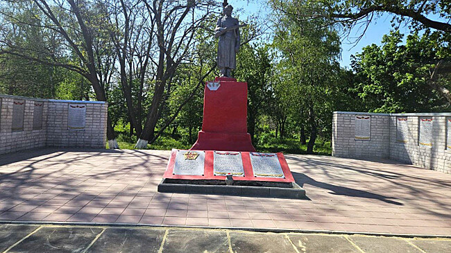 Донецкая и Луганская народные республики отмечают 11-ю годовщину образования