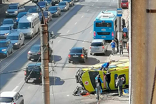 В российском городе произошло смертельное ДТП с участием скорой и иномарки
