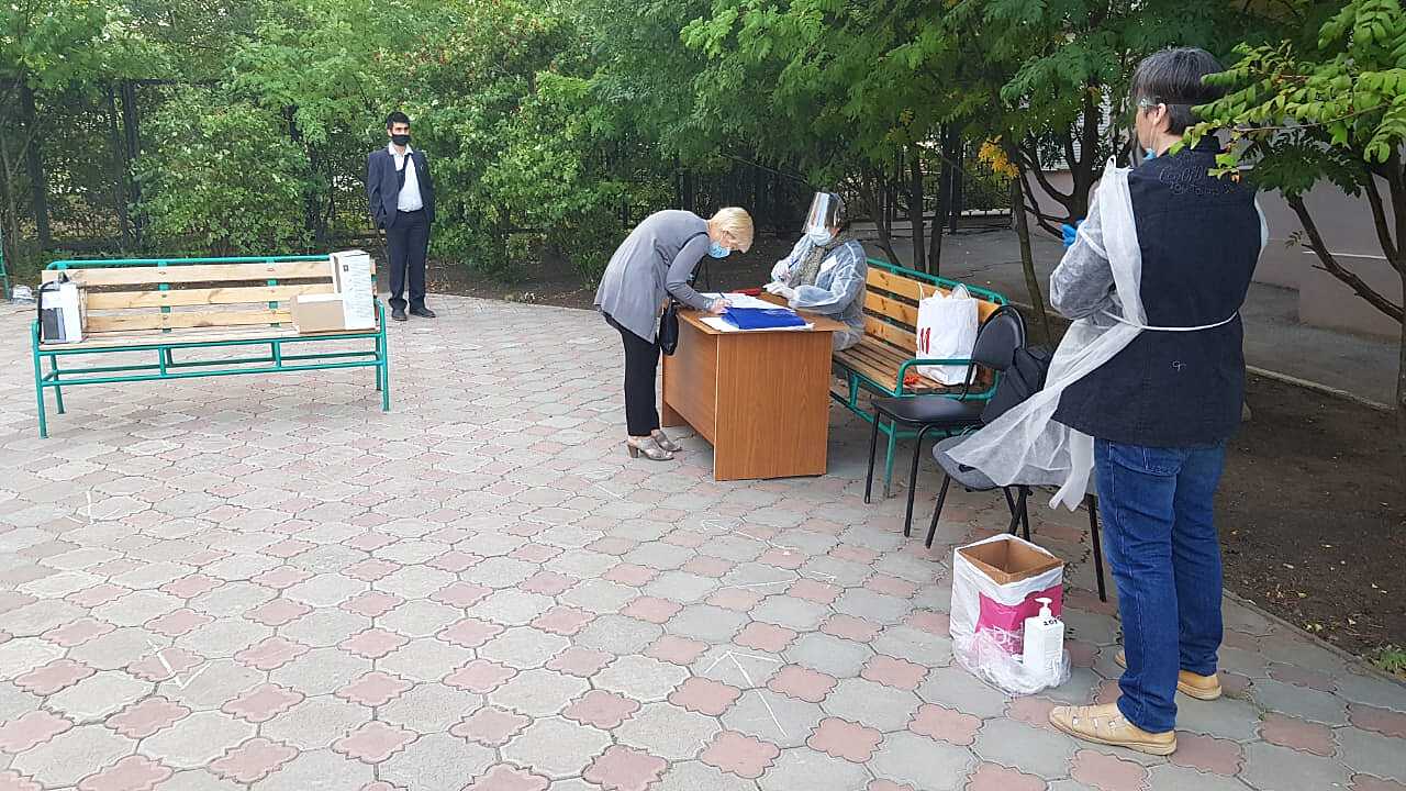 Жители Саратова и Балашова отмечают удобство досрочного голосования