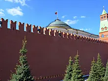 Сенатский дворец Кремля украсили к Новому году