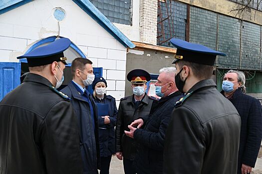 Адвокаты подали жалобы на сотрудников колонии после видео с Навальным