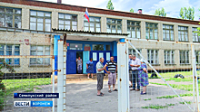 Под Воронежем семьи выступили против закрытия сельской школы