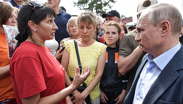 После общения с жителями Тулуна Путин жестко поговорил с властями