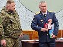 Сотрудник ИК-5 УФСИН России по Архангельской области награжден медалью за участие в помощи бойцам СВО