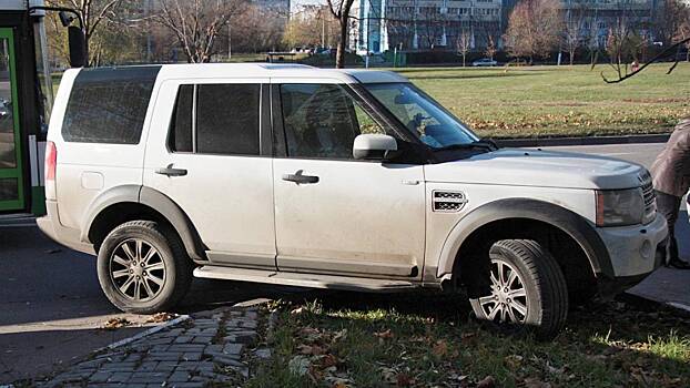 ВС РФ запретил водителям нарушать правила парковки для приема лекарств