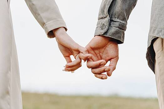 23-летняя девушка назвала плюсы отношений с бойфрендом старше ее на 34 года