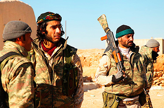На востоке Сирии местные жители атаковали отряды курдов