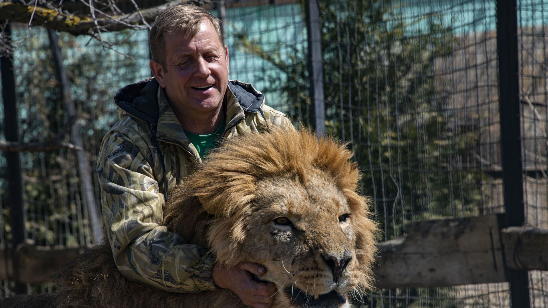 Суд изменил приговор главе парка Тайган в Крыму на условный срок за укус львом ребенка