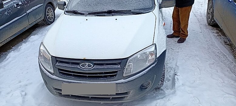 В Кирове на предприятии водитель погрузчика сбил женщину