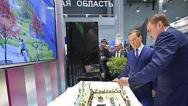 Медведев заявил, что Россия должна "себя кормить сама"