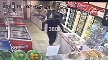 Мужчина задержал грабителя магазина