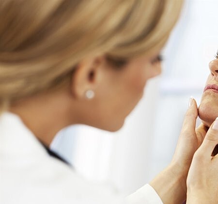 Признаки заболевания щитовидной железы у женщин