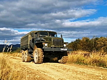 Выпускники ВУЗов МО РФ совершенствуют навыки вождения боевой и автомобильной техники на Сахалине