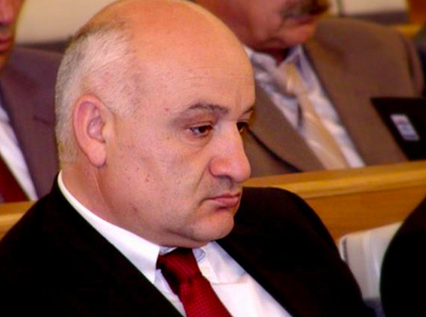 Подозреваемый в убийстве политик найден мертвым