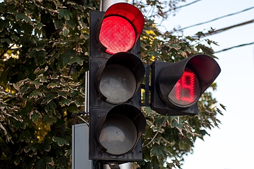 В Краснодаре еще на двух перекрестках установят «умные светофоры»