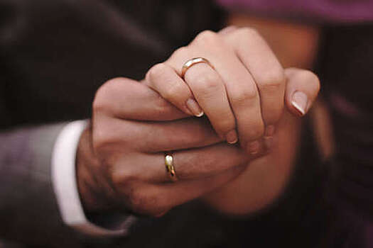 Около 350 пар планируют зарегистрировать брак в Москве 23 февраля